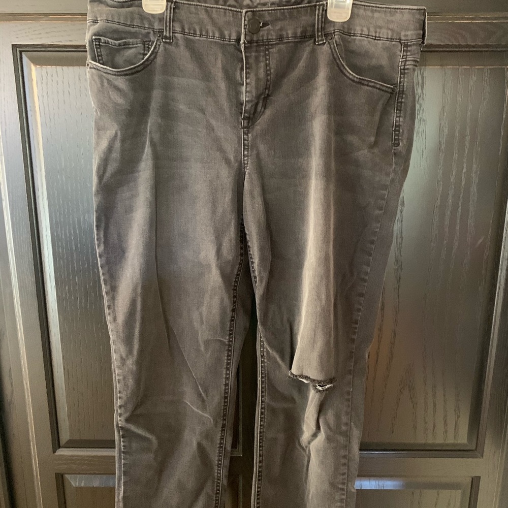 Maurices Plus Crop Black denim